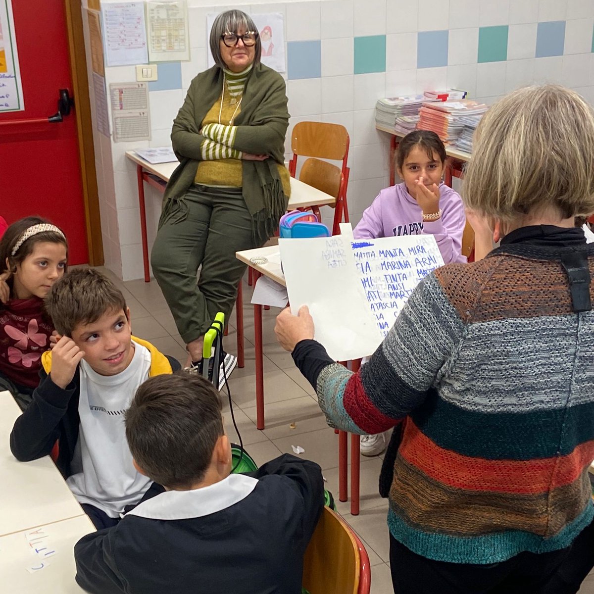fcn_onlus's tweet image. Cosa significa  #relazione?  Le bambine e i bambini della Scuola primaria di #Cameri ci hanno riflettuto insieme ai CreAttivi durante la prima “puntata” del percorso ABCDono  (abcdono.it) edizione 2024-2025.
#fondazionenovarese #fondazionicomunita #scuoleprimarie