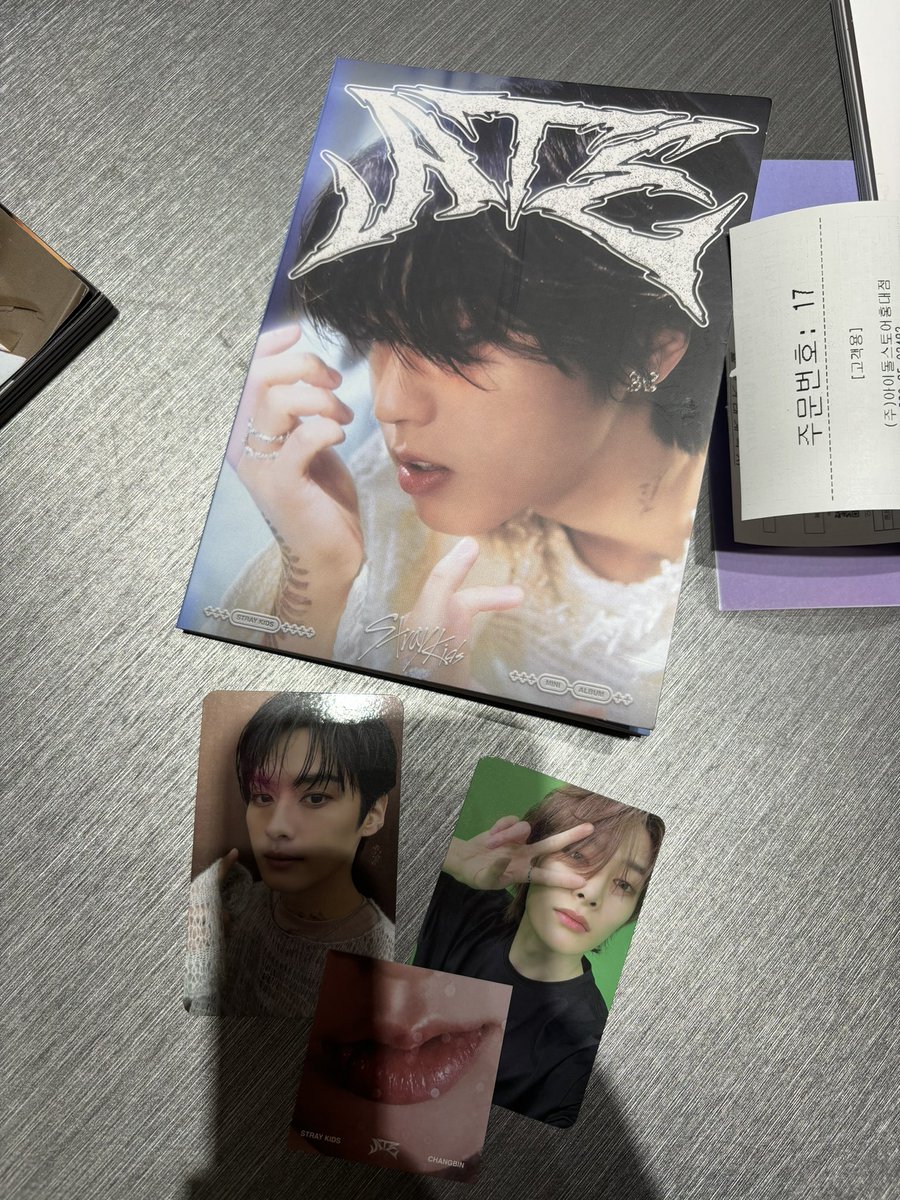 8LMHAVEN's tweet photo. ๐ค๐#idolstore #hongdaediscography #hongdaekpop #kpopgoods https://t.co/JW6JYPidZM