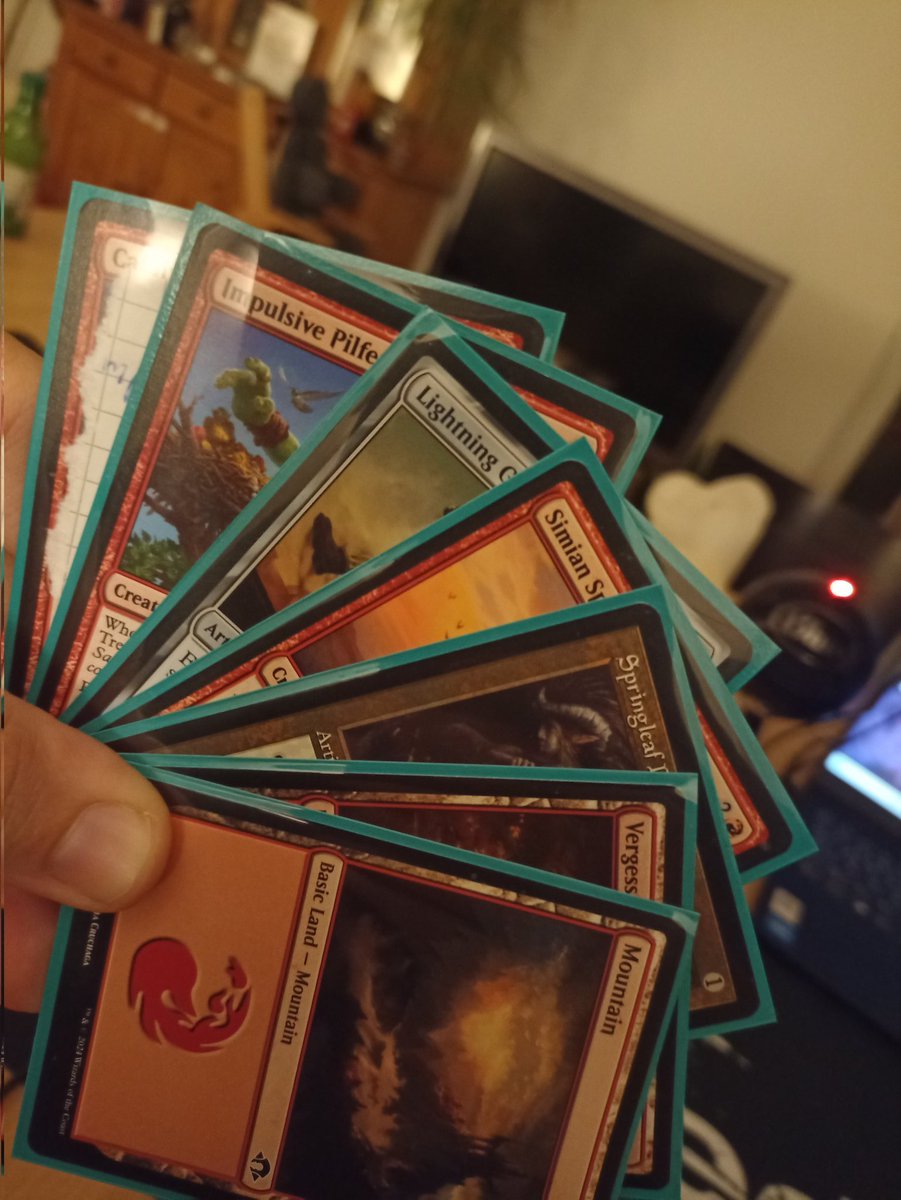 Meine Starthand in der Artisan Liga von <a href="/ManaEntzug/">Mana Entzug</a>.Koll ist der Commander, Zweiter Mulligan. Hat aber nicht gereicht, Malcom/Kediss haben im Zug vor mir das Spiel beendet 😅 War aber sehr lustig 😁