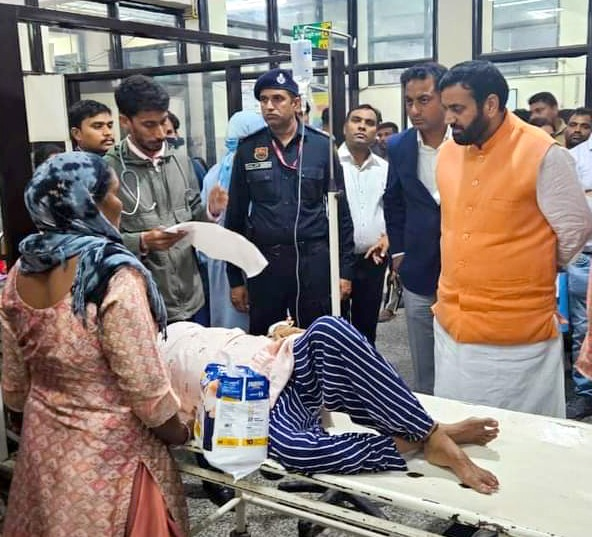 cmohry's tweet photo. एक्शन मोड जारी है 
स्वास्थ्य सेवाओं की बारी है.... 

मुख्यमंत्री श्री @NayabSainiBJP ने कल पंचकूला के सेक्टर 6 स्थित नागरिक अस्पताल का औचक निरीक्षण किया एवं वार्डों में जाकर अस्पताल द्वारा दी जा रही सेवाओं की जानकारी ली। 

निरीक्षण के दौरान मुख्यमंत्री ने रोगियों के स्वास्थ्य के विषय में जानकारी ली तथा मौके पर उपस्थित उनके परिजनों से सेवाओं के संबंध में जानकारी भी प्राप्त की।  
 
इस दौरान उन्होंने अस्पताल की मूलभूत सुविधाओं को और बेहतर करने तथा रोगियों को बेहतर चिकित्सा सेवाएं देने हेतु सम्बंधित अधिकारियों एवं चिकित्सकों को आवश्यक निर्देश दिये।