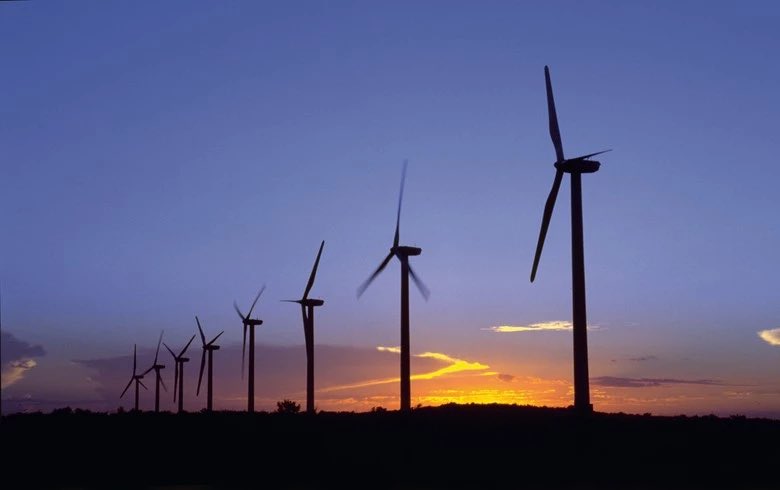 the sun sets again on an especially lovely turbine takeover. until next year turbine lovers 🤍