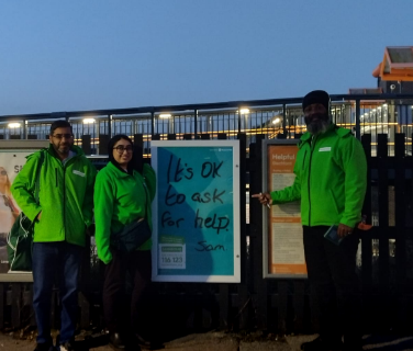 SamaritansBham's tweet photo. It was a cold and dark evening, but we still made it to #Stetchford to remind the local community that should you need to talk @Samaritans are here 24/7 on 116-123. While we were there we met a #friend from @networkrail #community #birmingham #youtalkwelisten https://t.co/J9BR0LWuOT