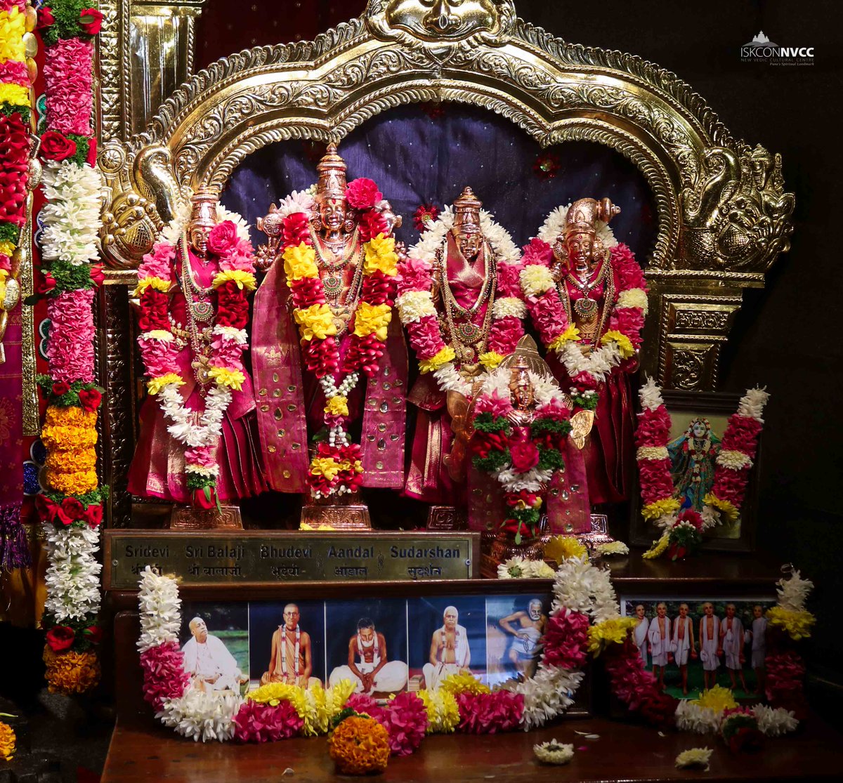 ISKCONPune's tweet photo. 🙏🏽Today's Darshan 📿 🗓22-10-2024🙏
🌷Sri Balaji🌷
🚩@ISKCONNVCCPune🚩
.
.
#Kartik #OfferDiyaToKrishna #KartikMonth
#Kartik2024 #DamodarMaas #Kartikmonth
#Damodarmonth2024 #ISKCONNVCC #ISKCONPune #ISKCONNVCCPune #ISKCON #22ndoctober #22ndoctober2024 #Tuesday
#Harinaamsankirtan https://t.co/eqNRQVzqJS