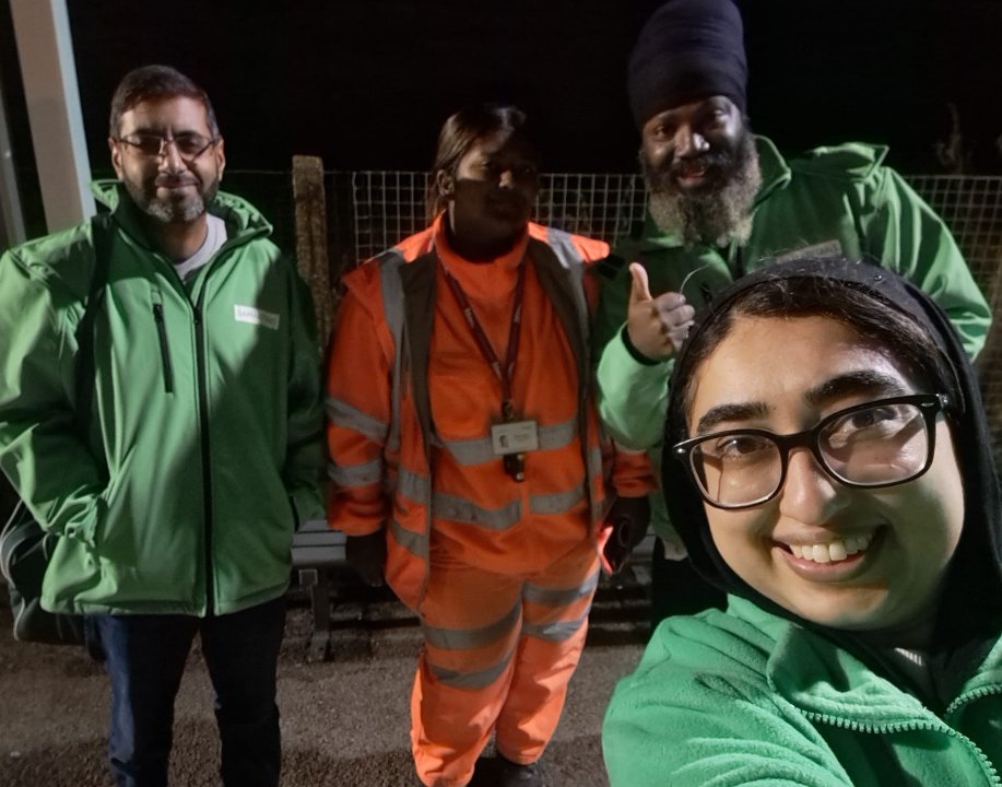 SamaritansBham's tweet photo. It was a cold and dark evening, but we still made it to #Stetchford to remind the local community that should you need to talk @Samaritans are here 24/7 on 116-123. While we were there we met a #friend from @networkrail #community #birmingham #youtalkwelisten https://t.co/J9BR0LWuOT