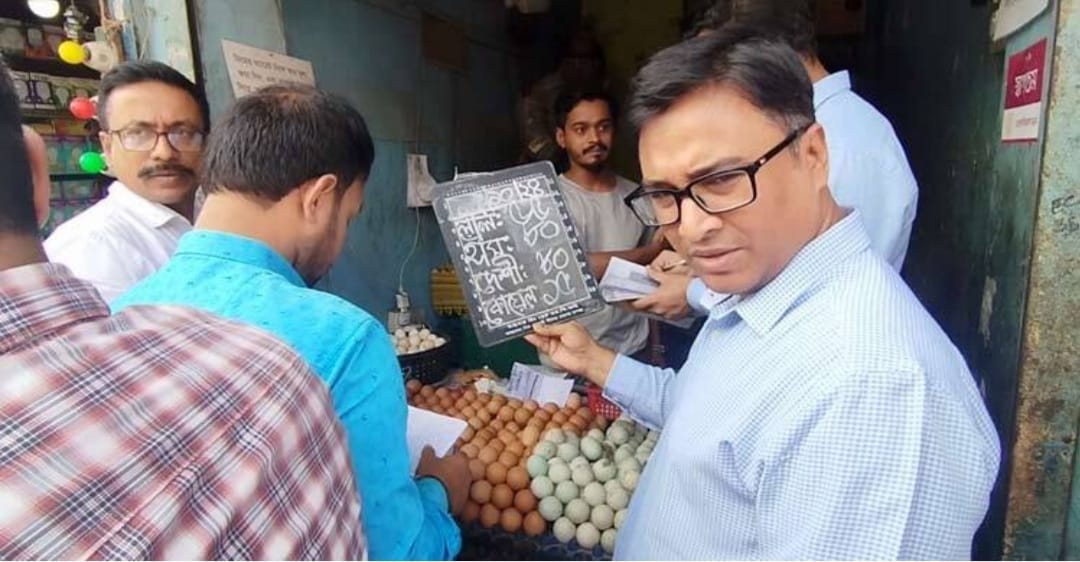 ব্রাহ্মণবাড়িয়ায় টাস্কফোর্স দেখে উল্টে গেল ডিমের মূল্য তালিকা