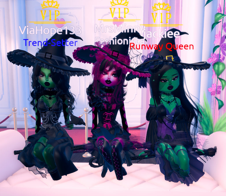 MrsMinnesotaTTV's tweet photo. Witches be Witchin' with @viahope133   <3  

@_Dress2Impress  #dresstoimpress #roblox #dti #halloweenupdate https://t.co/QqEXxtf0gp