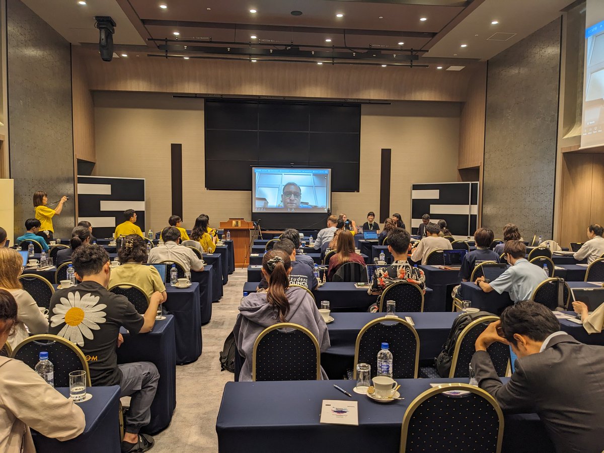 🧬 Don’t miss this powerful panel discussion on “Bioinformatics Beyond Borders.” Learn from experts as they explore global collaborations and data accessibility in bioinformatics. 🌐🤝 
#APBJC2024 #ASCS2024  #Bioinformatics  #ComputationalBiology  #PanelDiscussion