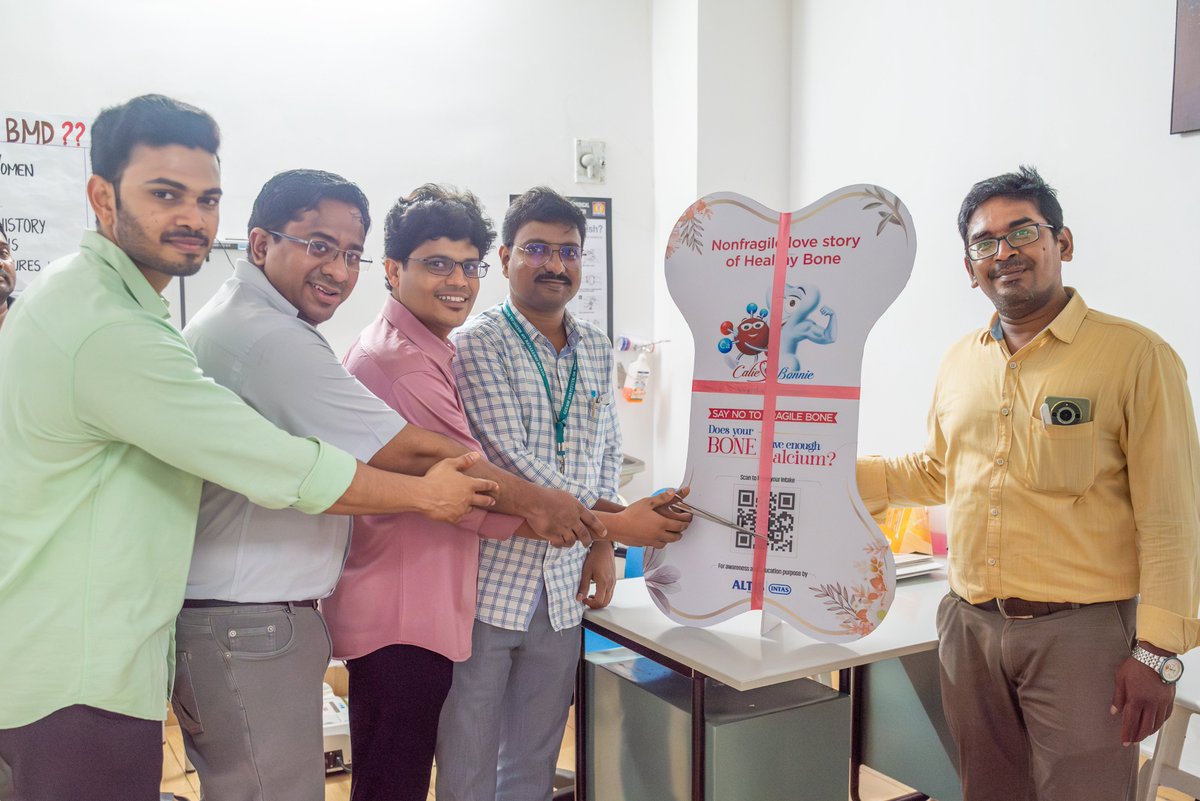 GITAM_msr's tweet image. #GIMSR Hospital&apos;s 𝘿𝙚𝙥𝙖𝙧𝙩𝙢𝙚𝙣𝙩 𝙤𝙛 𝙊𝙧𝙩𝙝𝙤𝙥𝙖𝙚𝙙𝙞𝙘𝙨 celebrated 𝙒𝙤𝙧𝙡𝙙 #𝙊𝙨𝙩𝙚𝙤𝙥𝙤𝙧𝙤𝙨𝙞𝙨 𝘿𝙖𝙮 on October 21st by providing a 𝙁𝙧𝙚𝙚 𝘽𝙤𝙣𝙚 𝙈𝙞𝙣𝙚𝙧𝙖𝙡 𝘿𝙚𝙣𝙨𝙞𝙩𝙮 (𝘽𝙈𝘿) Check-Up at the #Orthopaedics OPD. 
@GITAMUniversity