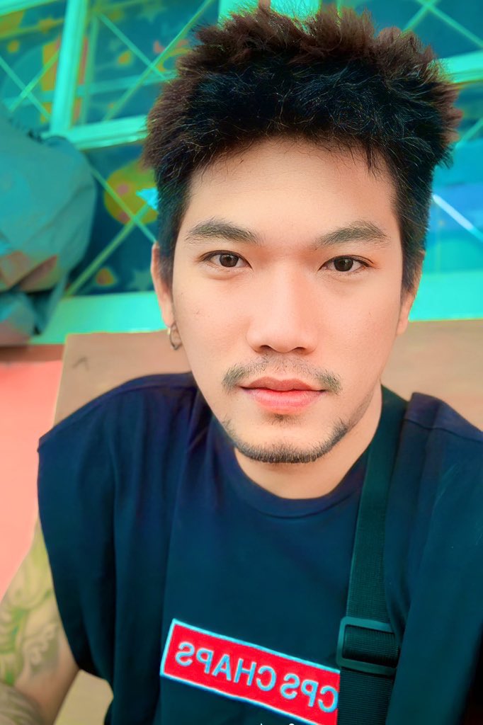 เสียหลักหมดทุกอย่างเลยปีนี้ โคตรสงสารชีวิตตัวเองว่ะ .🥹🥀🖤  
#ภูเก็ต  #สู้ชีวิต