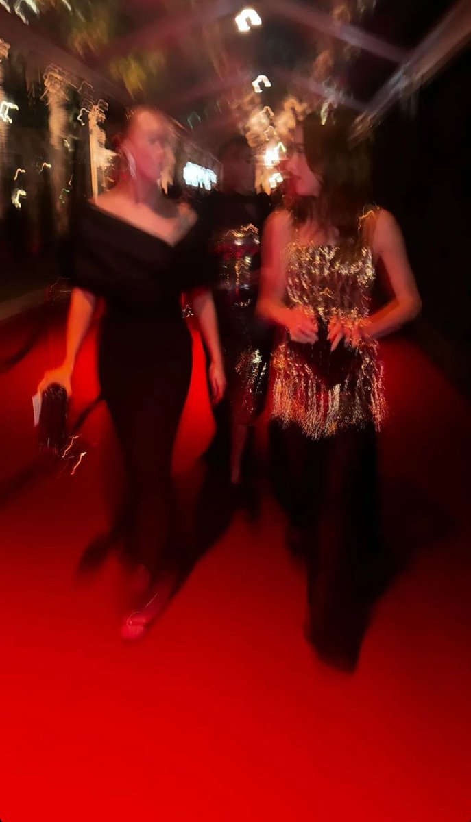 PHOEBE DYNEVOR AND SAOIRSE RONAN- MOTHERS!