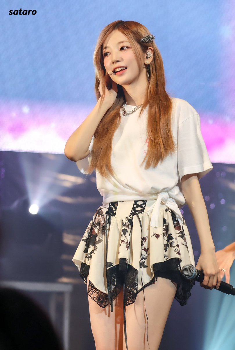 _timeto_yeonhee's tweet photo. 231022 EL7ZUP JAPAN 1st FAN CONCERT

#로켓펀치 #RocketPunch #EL7ZUP #엘즈업 #연희 #Yeonhee https://t.co/CMkTv3dN9D
