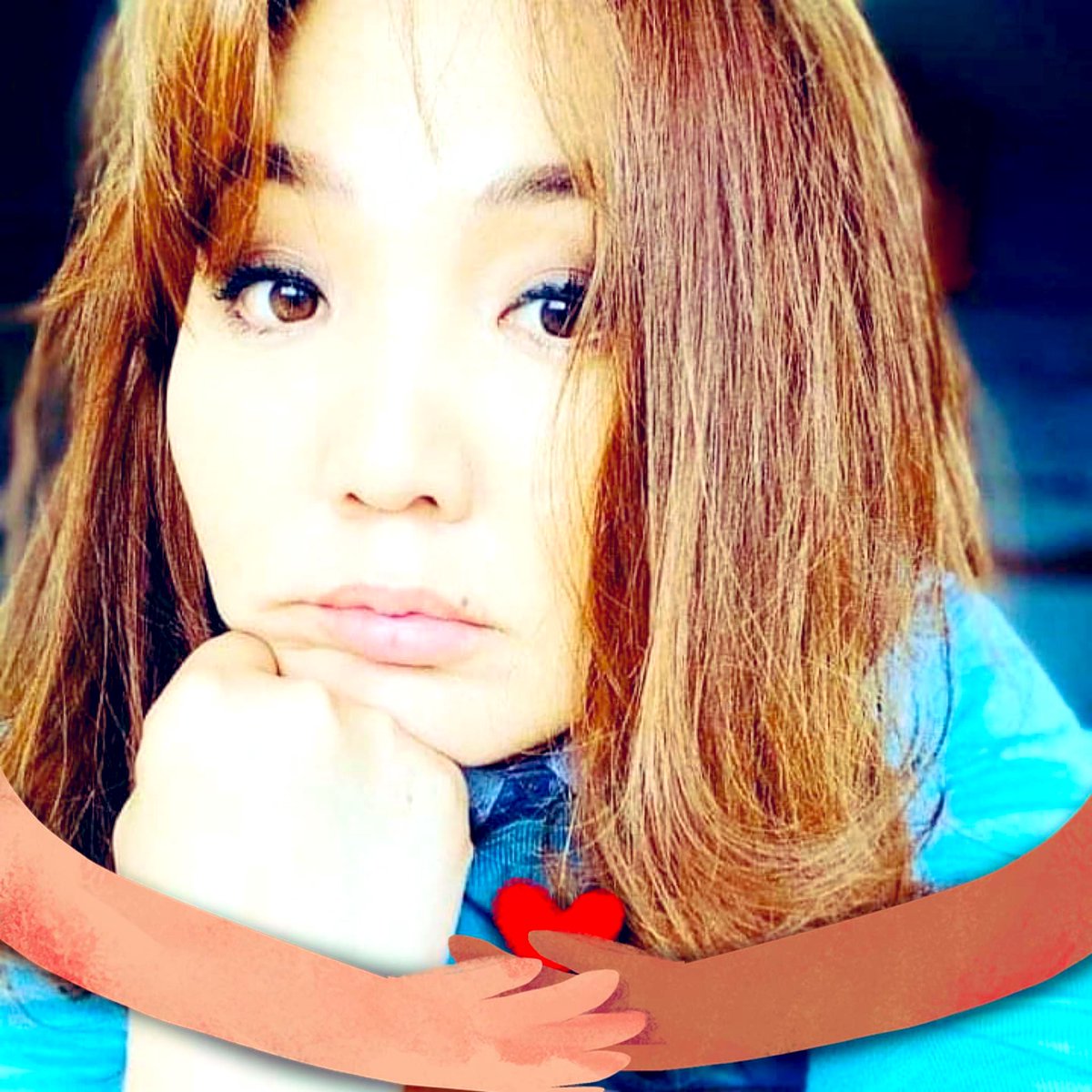 khaliun77's tweet photo. Өнөрцэцэгийг эрх чөлөөтэй байхад дагж наалдаад найз минь, дүү минь  чи минь, гээд тогс шиг гоёсон дарвагар хүүхэнүүд, үсээ үхэрт долоолгосон аятай гонж шаацан залуус, ах нар одоо хаана байна хэн гуай нь ч дурсахгүй бичихгүй байгаа биз хүн гэдэг ийм л өнгө мөнгний хуурамч шдээ🙃 https://t.co/gIDwMZKUhM