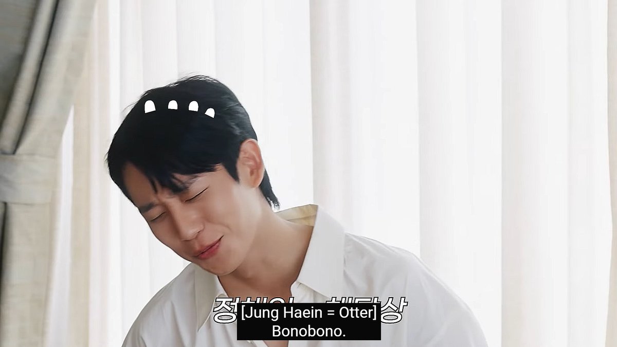 fictional_daisy's tweet photo. #JungSoMin said something and suddenly #JungHaeIn got new brand image(s):
1. Forearm muscles💪
2. Eotte eotte😊
3. Otter🦦(ft. Bonobono)

This things will follow him for a long time~ Sominthemastermind https://t.co/qLBRl480JG