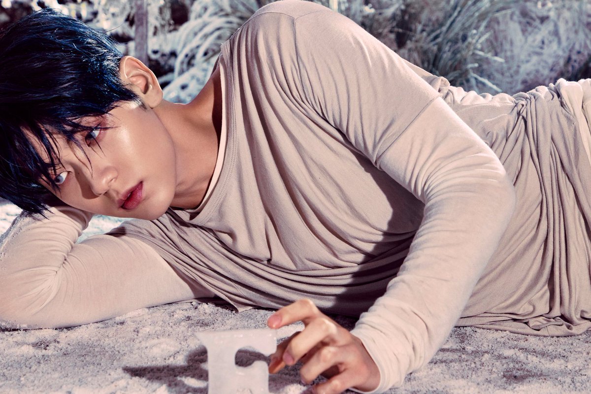 TXT_SOOBIlN's tweet photo. The Star Chapter: SANCTUARY - Concept Photo 'SAVIOR' - #수빈 (#SOOBIN)
🌟 https://t.co/W6GSFFTwMb 

#투모로우바이투게더 #TOMORROW_X_TOGETHER #TXT 
#TheStarChapter #SANCTUARY #TXT_Savior_Concept https://t.co/DlPnB8gPLL