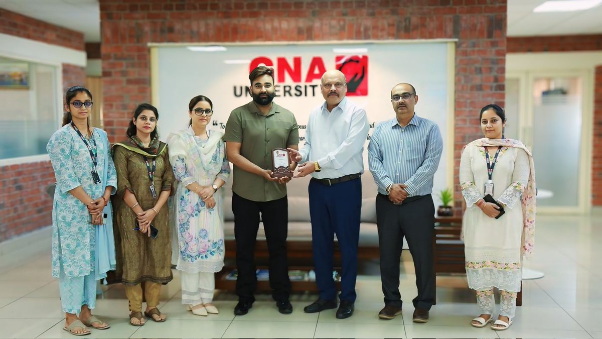 erkaranarora's tweet photo. Grateful to GNA University for the opportunity to deliver a guest lecture and for sharing my journey on your platform. It was a pleasure to engage with such bright minds and share insights from my experiences.
#ErKaranArora #ItronixSolutions https://t.co/psoJQrslQT