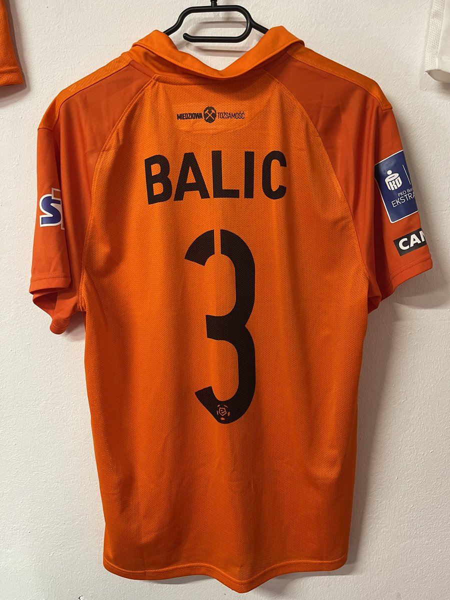 92.Sezon 2021/22
Saša Balić🇲🇪
Prod.Nike 
Jeśli ktoś posiada koszulki <a href="/ZaglebieLubin/">Zagłębie Lubin</a>🇨🇮na sprzedaż lub wymianę proszę o wiad.priv
#TwitterZL 
Prezent.koszulka nie jest na wymianę.