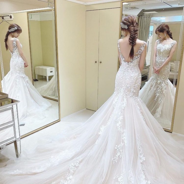 placole_dressy's tweet photo. 【#ウェディングドレス サイズ】「#9T」ってなぁに？サイズと身長にぴったりのウェディングドレスを選ぶポイントまとめ

ウェディングドレスをより着こなすために必要なサイズについて基本知識をたっぷりご紹介！
https://t.co/8bzP3La2vT https://t.co/tWcCN9Na7f