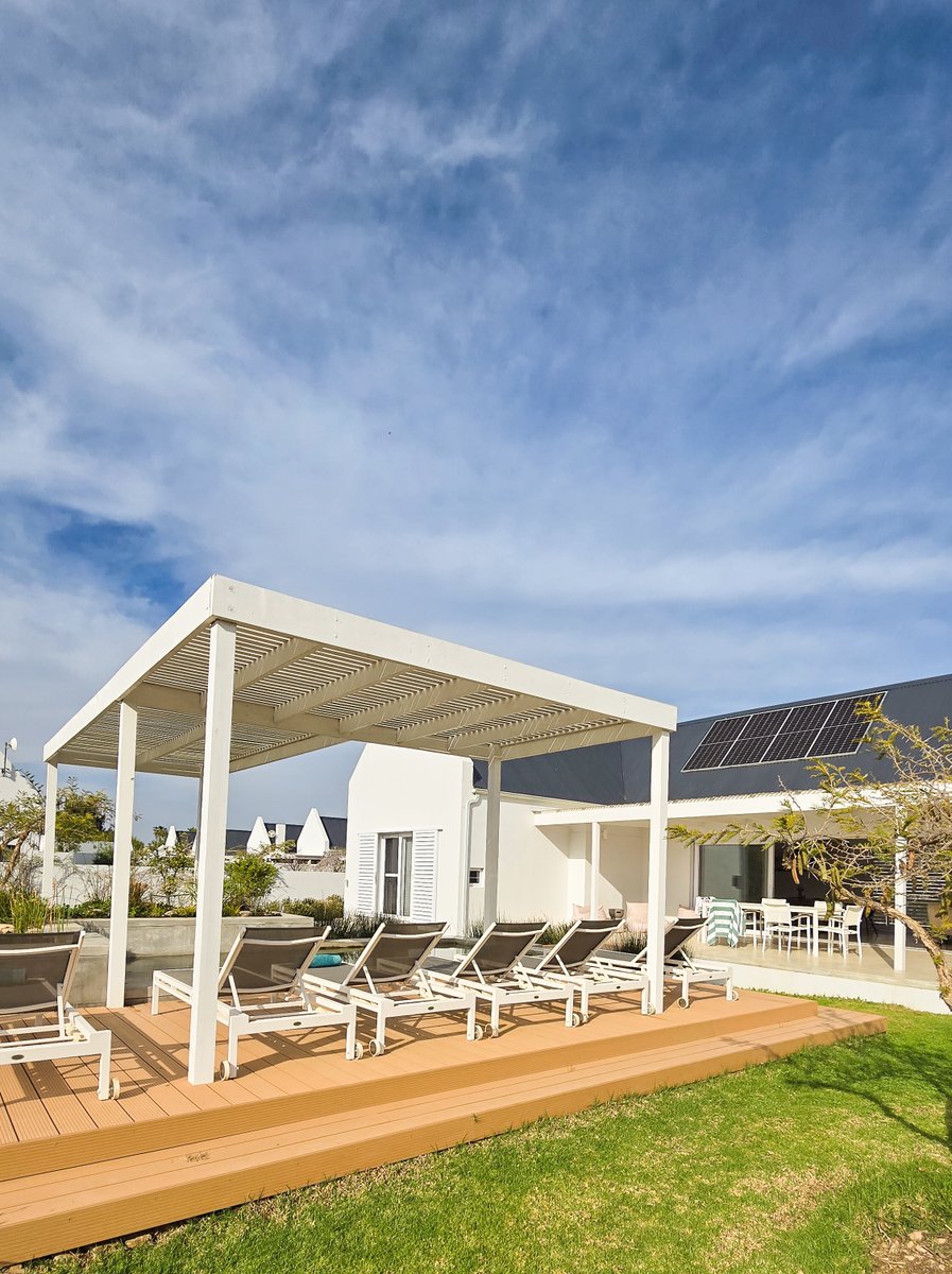 travelopulent's tweet image. Looking for a spring escape? 🌸✨ Lucky Crane Villas in McGregor is the perfect mix of charm, comfort, and nature. Discover more about The Red Bishop Villa in my latest review! 🌿 
travelopulentbox.com/2024/10/22/get… #SpringGetaway #McGregor #LuckyCraneVillas