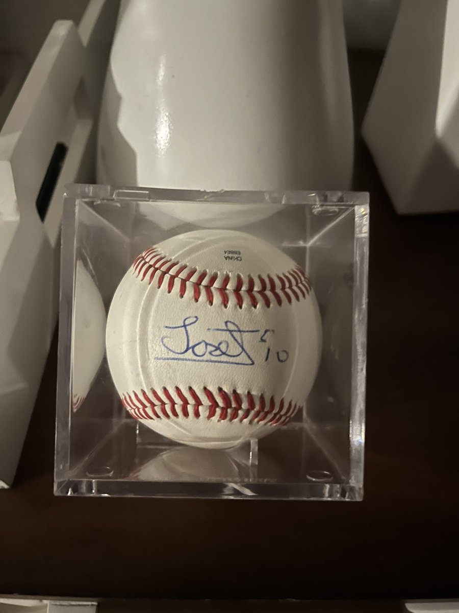 CaseyJ_516's tweet photo. 🔥Giveaway Alert 🔥

On behalf of @shea_Hello we are doing an awesome giveaway of this Jose Iglesias signed ⚾️OMG🔶🔷

This is the meaningful giveaway I have ever done for so many reasons. 

Without Jose Iglesias’s unbelievable vibes & play, the Mets do not make the playoffs. 

Rules for entry:
1-  🔶Retweet this post
2- 🔷Follow me & @shea_Hello 
3- 🔶Tag a friend

Bonus🎊🎊: 
Subscribe to The Shea Hello Podcast on YouTube.  

(Details in tweet below)