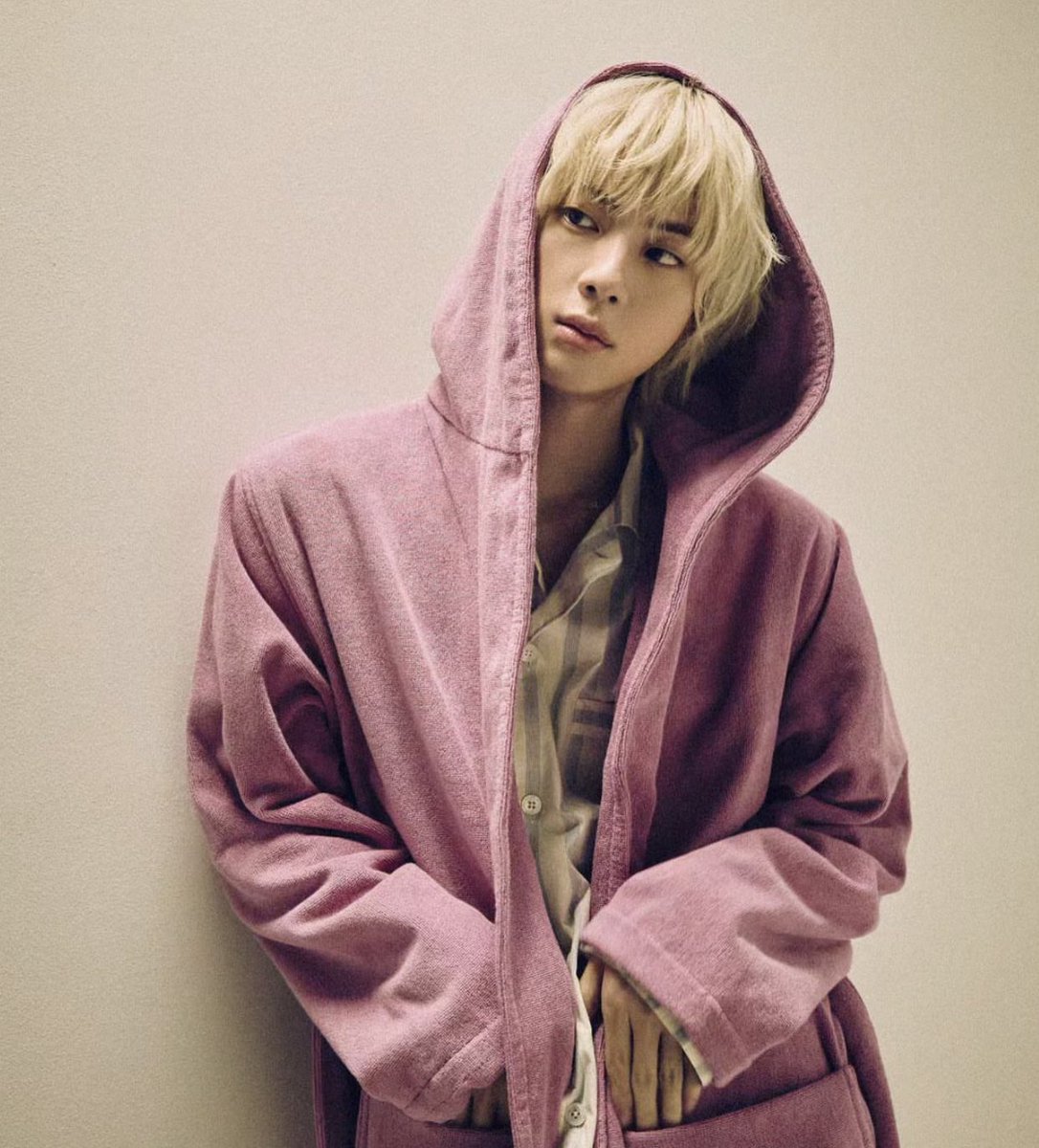 saclarini yikayip bebek suratina cilek kokulu kremlerini surdukten sonra cocugumun fotosunu cektim hanimlar masallahinizi alirim