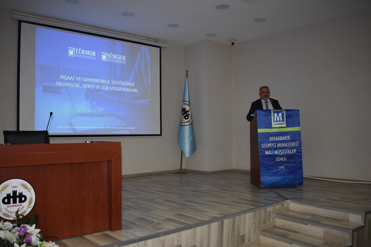 DSMMMO1's tweet photo. DSMMMO 2024-2025 Eğitim takvimimiz İnşaat Vergi ve Muhasebe uygulamaları semineri ile başladı.
Meslektaşlarımızın yoğun  katılım sağlayarak başarılı bir şekilde geçen eğitimi SÜRGEM eğitmeni Nedim BOZ sundu.Katılımcı üyelerimize ve katkılarından dolayı SÜRGEM e teşekkür ediyoruz. https://t.co/4qKIIw6fvl