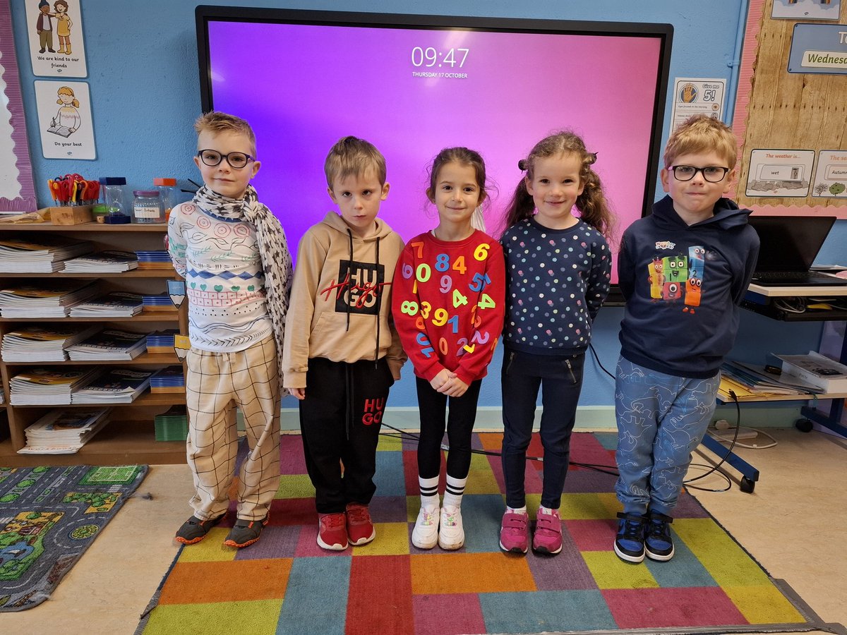 ms_lawson_class's tweet photo. Check out our cool patterns for our pattern dress up day! #mathsweek2024 https://t.co/NoH0N7CHZu