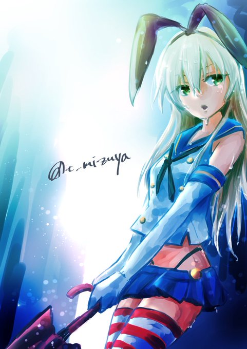 #見た人も無言で傘を構えた何かをあげる 