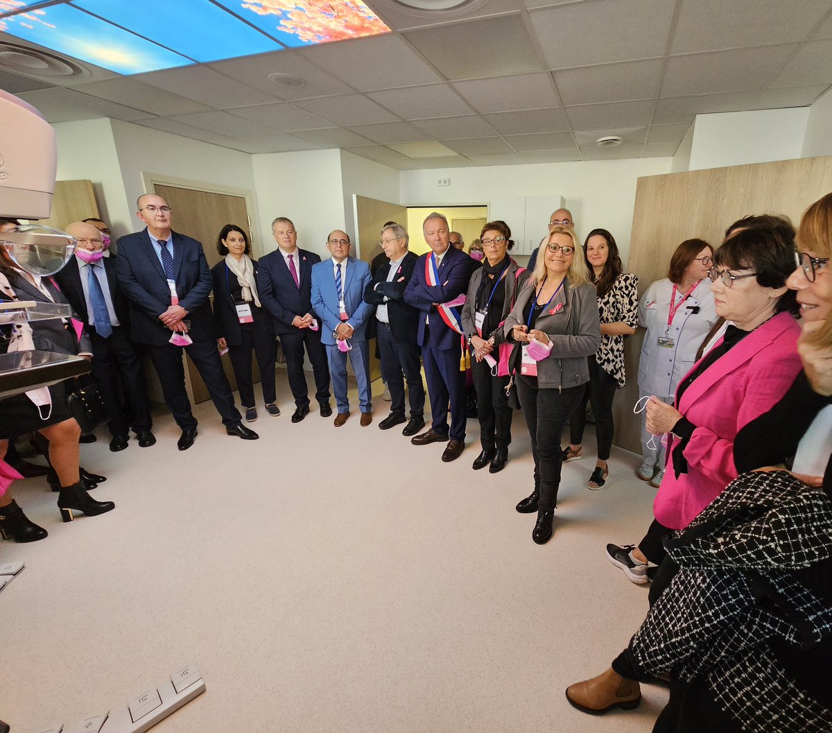 [Inauguration Hôpital Femme Mère Enfant et Centre de Sénologie Artémis de l’Hôpital Bel Air]
 
🩺 + de 300 professionnels d’une grande qualité ;
🤰+ de 2000 naissances / an ;
🎯Un centre de sénologie de 250m² - parcours de soin complet ;
🌟40 M d’€ - technologie de haut niveau.