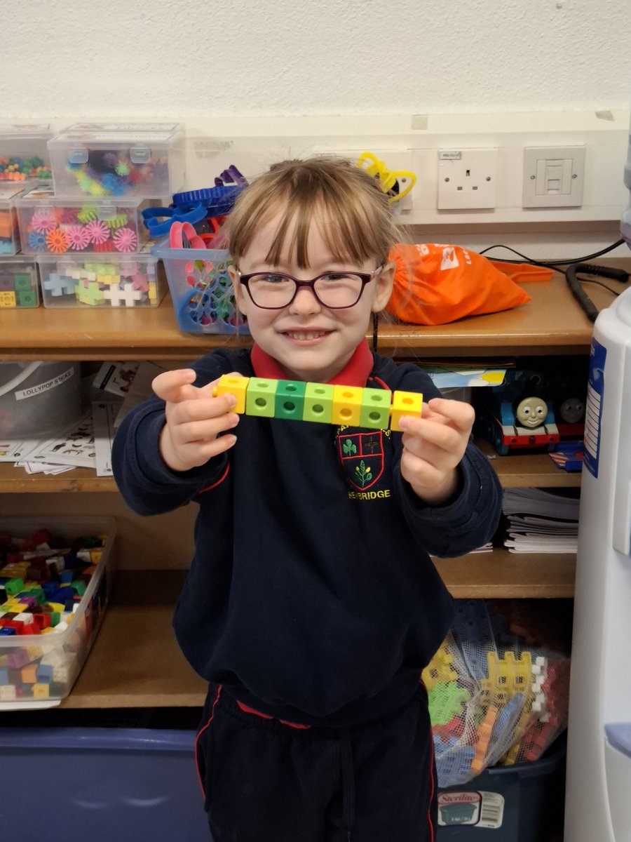 ms_lawson_class's tweet photo. Creating patterns 🟣🟠🟣🟠 https://t.co/3ssMiRsRaP