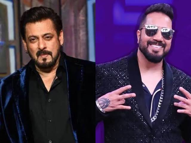 SAMTHEBESTEST_'s tweet image. Mika Singh supports Salman Khan:

&quot;#SalmanKhan ke liye ek line hai, ‘Bhai hu mein bhai, tu fikar na kar. Uski maa ki, uski behen ki, jo dekhe idhar. Aapun ko bata de kabhi ho gaye phantar. Sabki ph*tni apane naam se apun jaye jidhar.&apos;”- #MikaSingh at his live concert.