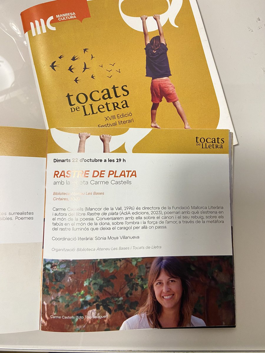carme castells (@carmecastells) on Twitter photo Avui, poesia al #TocatsdeLletra de Manresa ❤️🔥 alegria i privilegi i #rastredeplata <a href="/AdiAedicions/">AdiAedicions</a> Avui, poesia al #TocatsdeLletra de Manresa ❤️🔥 alegria i privilegi i #rastredeplata <a href="/AdiAedicions/">AdiAedicions</a>