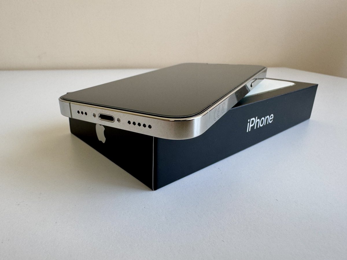 Mam do sprzedania iPhone 13 Pro 128GB Silver. Niemal idealny stan - jedynie mikrorysy przy złączu lightning. Kondycja baterii 86%. Użytkowany od 16.12.2021 przez moją żonę. Dla Twittera 1900 PLN z wysyłką paczkomatem w cenie.

olx.pl/d/oferta/iphon…

#sprzedam #gielda #RT