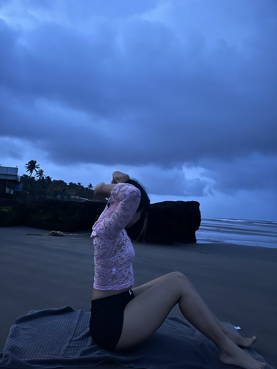 nitishaa28's tweet photo. i need to sit by the ocean &amp; disassociate for like 3 days🌊🦭 https://t.co/BO8XItd2Aj