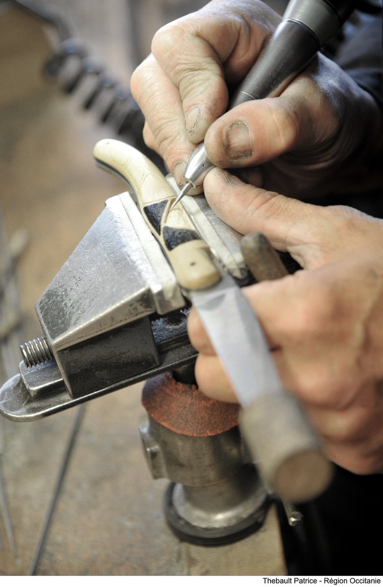 Occitanie's tweet image. Une nouvelle #IGP pour l'#Occitanie 🤩

Après le Grenat de Perpignan, le couteau aveyronnais de #Laguiole obtient l'indication géographique ❗️

Une belle reconnaissance du savoir-faire unique de l'#Aubrac et une fierté pour toute une région 👏

ladepeche.fr/2024/10/17/ces…