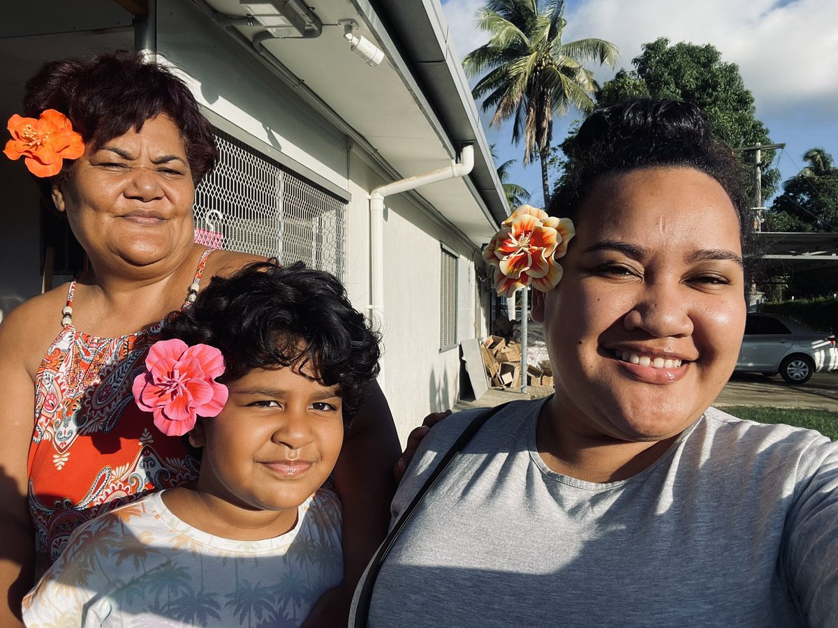 AyoMamaG's tweet photo. A big shoutout to my besties for having me over this weekend and, of course, for all the goodies! 🥺💗 I love how my mom makes sure I never leave her place empty-handed—I went to Nadi with one bag and came back with two, haha! Kuku love for these two! 🥰✨🫶🏼 #3Gen https://t.co/kbCd1oq4NY