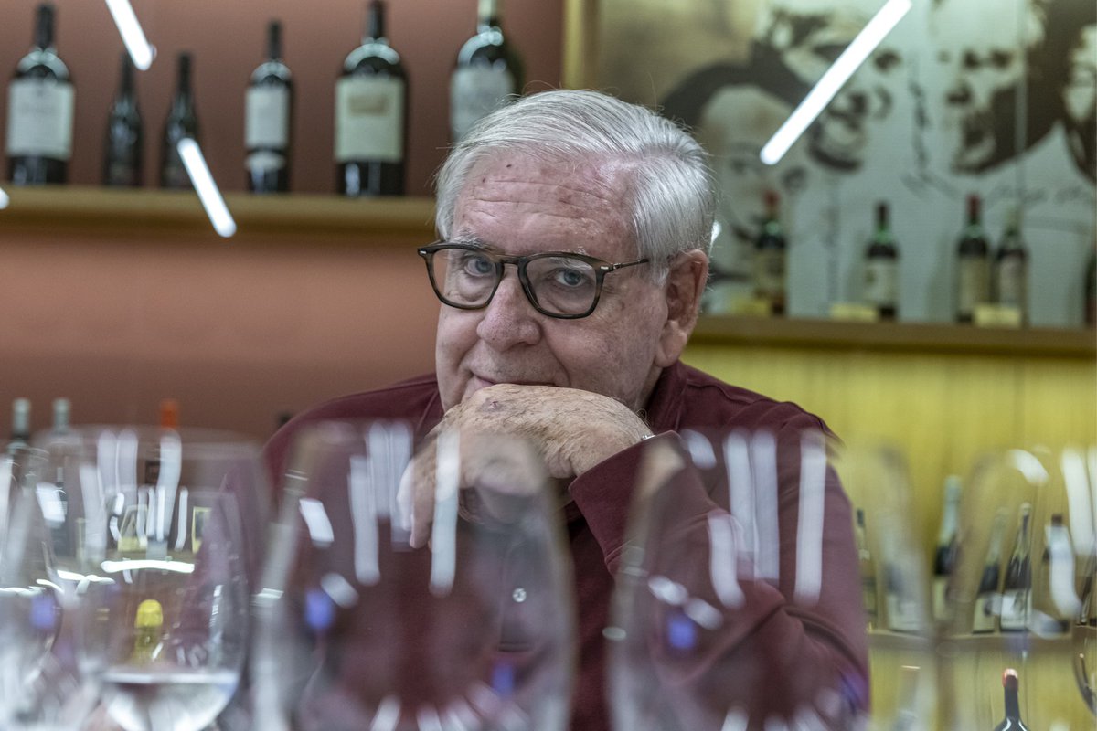 My tribute to Víctor de la Serna (📸<a href="/estanisn/">Estanis Nuñez</a>) robertparker.com/articles/dc78d…