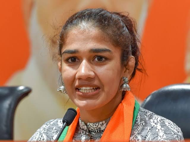 Brijeshyadav38's tweet photo. साक्षी मलिक का बड़ा दावा:
बबीता फोगाट ने ही खिलाड़ियों को बृजभूषण शरण सिंह के ख़िलाफ़ प्रदर्शन के लिए उकसाया था।
मेरा मानना है कि इस पर बबीता फोगाट को सामने आकर अपना पक्ष रखना चाहिए ।
#BabitaPhogat #SakshiMalik
#ViralVideos #StockMerket #IPOListing #2ndtest करणी सेना