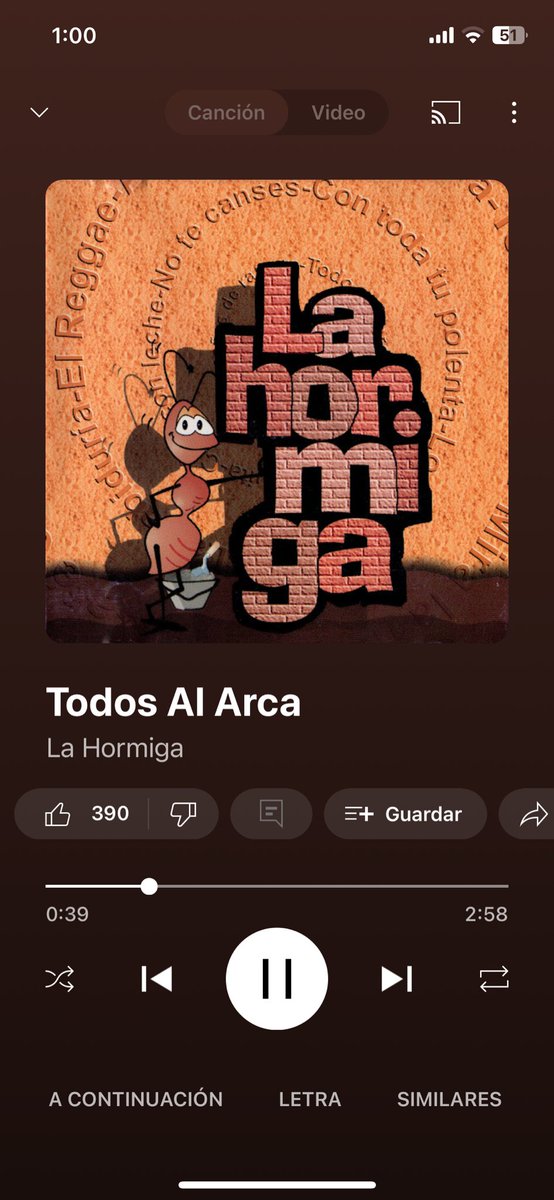 El insomnio me tiene escuchando música de la hormiga jajaja