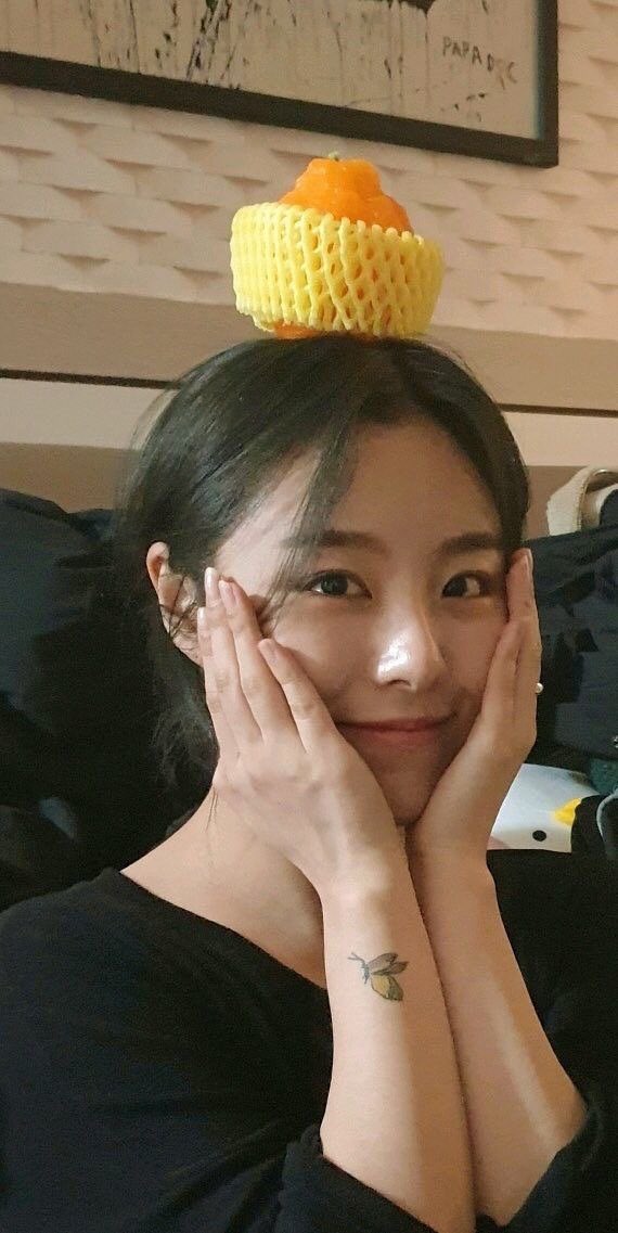 Eomuuk17's tweet photo. 꽃받침휘인이ᡣ𐭩 https://t.co/lVb6pMDX0j