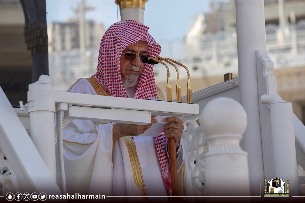 الشيخ صالح بن حميد يوجه رسالة لـ الآباء والأمهات:

قفوا مع المعلم وعلموا أولادكم احترامه وحفظ مكانته، ولا تسمحوا لهم بالتطاول عليه أو الحط من قدره. 

-