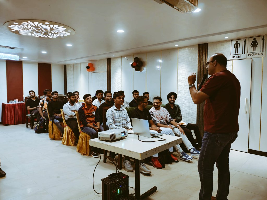 Apoorv9794's tweet image. Had an amazing time at the #EthereumConnect Lucknow Meetup! 🚀 Grateful to have met @simplykashif, who shared valuable insights on #blockchain &amp;amp; #Ethereum! 💡 Excited for the future of #Web3 and decentralized tech! 🌐🙌

#Lucknow #Crypto #Decentralization #TechCommunity