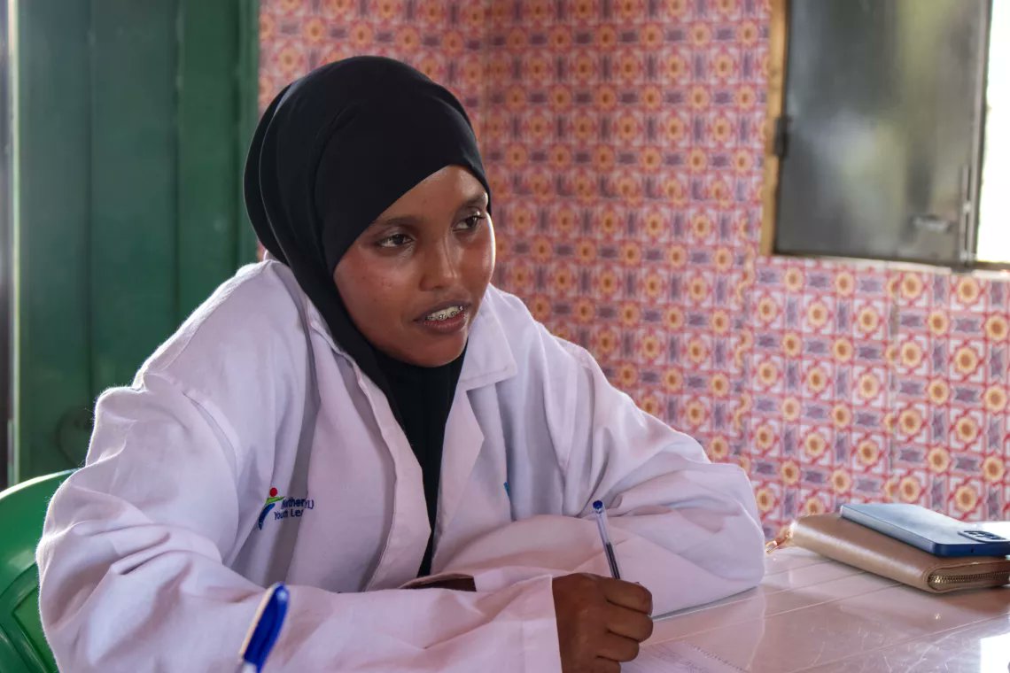unicefsomalia's tweet photo. "Without passion for what we do, we can’t focus on work." Hafsa is a psychosocial counsellor at a #UNICEF-supported Safe Space, where women & children get assistance with issues around gender-based violence. #SocialServiceWorkForceWeek @NorwayMFA
@DKinSomalia @SwedeninSomalia https://t.co/78r0fYQTx7