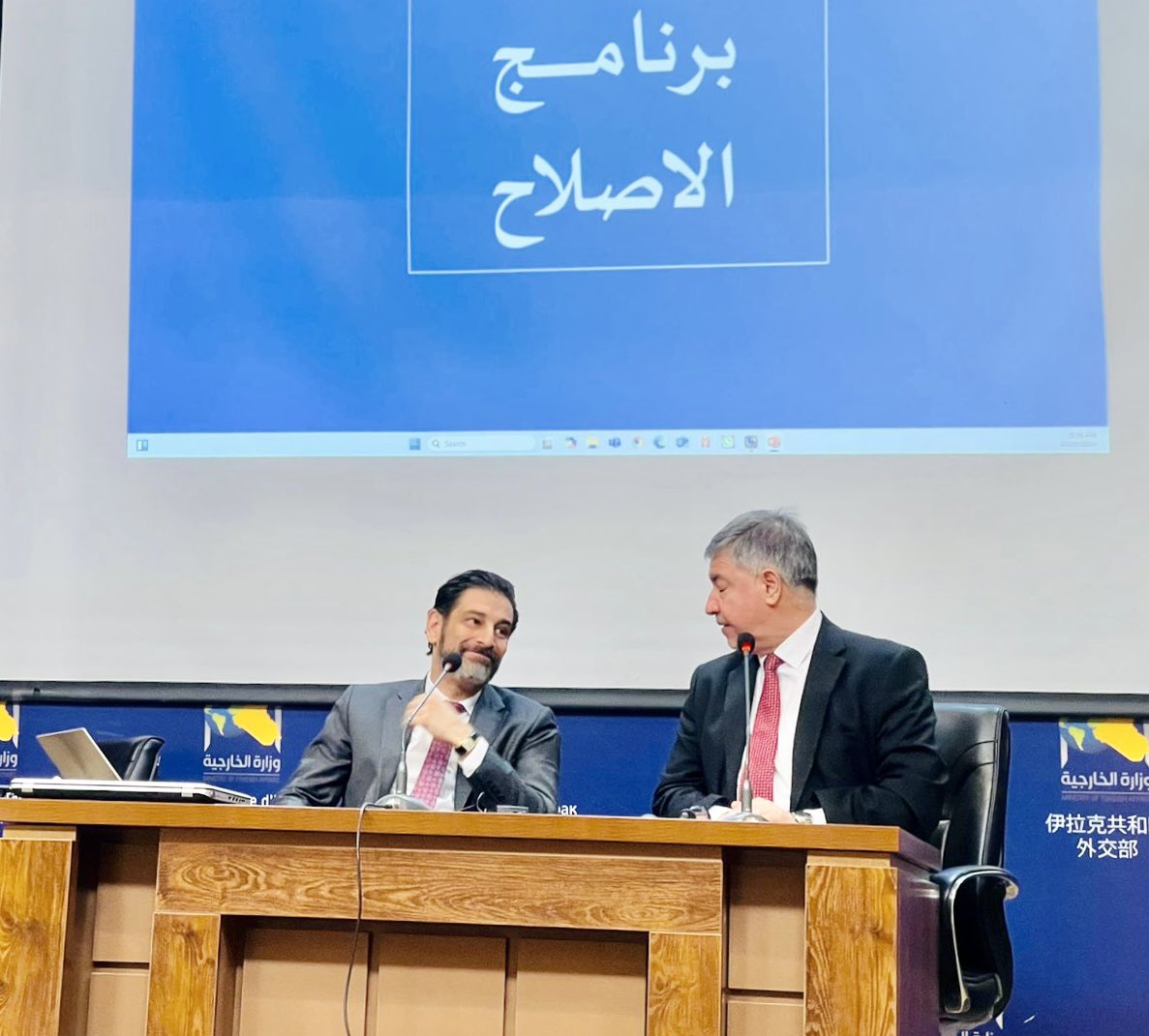 في لقاء ودّي ومثمر مع د. عامر نعيم العضاض، المدير التنفيذي لخلية ادارة الاصلاح الاقتصادي في مكتب رئيس مجلس الوزراء <a href="/ADHADHAL/">د. عامر العضاض</a>، تداولنا حول اهمية التركيز على الدبلوماسية الاقتصادية وسبل توسيع علاقات #العراق الاقتصادية، واستثمار الفرص لزيادة حجم التبادل التجاري مع البلدان الصديقة.