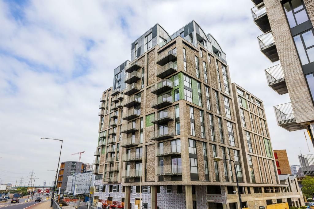 PacificEstate3's tweet photo. 1-Bedroom Flat in Centurion Tower, E16 1XJ £1,850 pcm #OpenPlanLiving #FloorToCeilingWindows #ModernKitchen #SpaciousBedroom #ContemporaryBathroom #PrimeLocation #CustomHouseDLR #CanningTownStation #SecureLiving #LondonFlat #CityLifestyle
https://t.co/mGR3Qn641O https://t.co/ET9QbCriNY