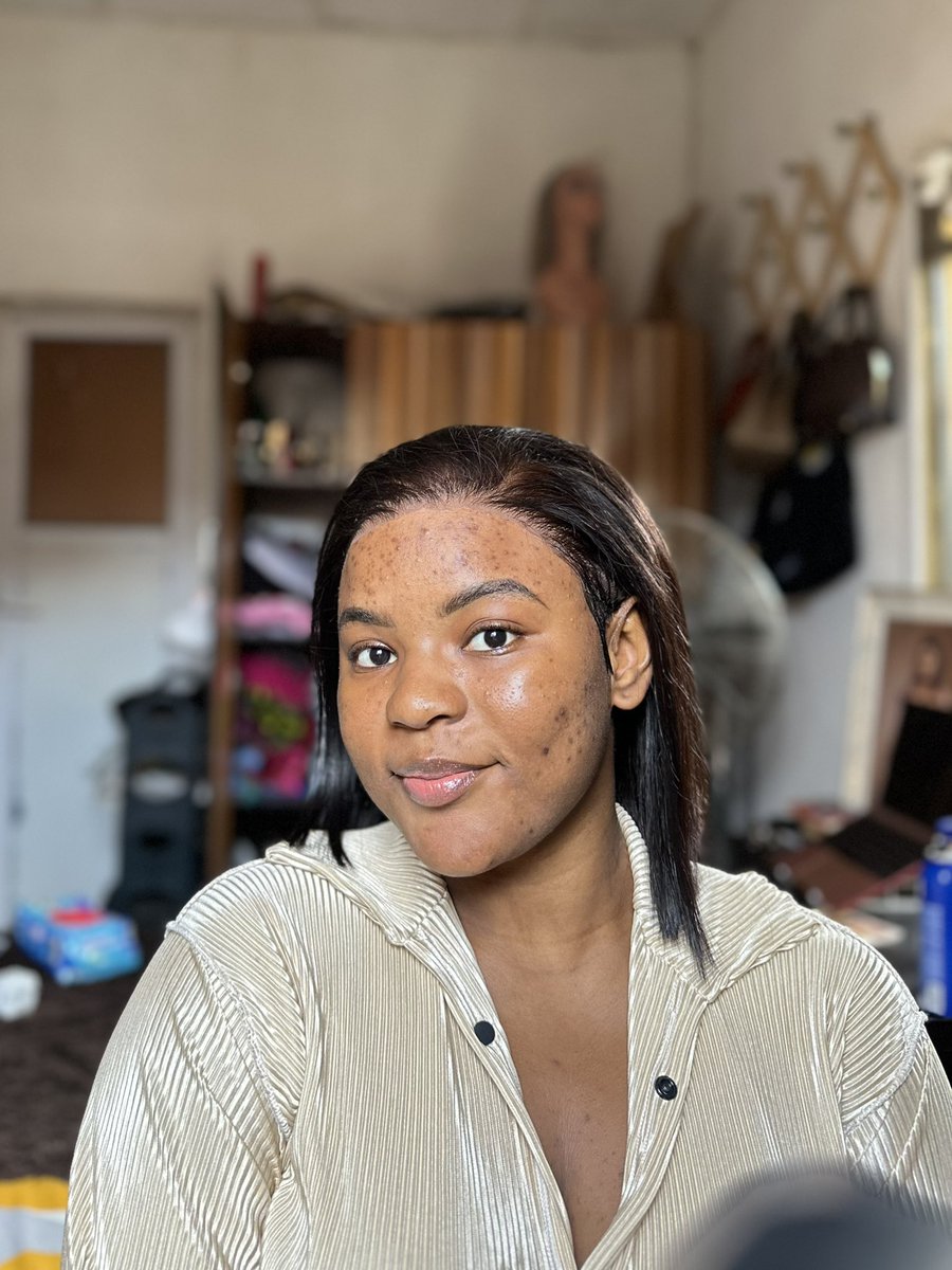 it_Rutie's tweet photo. With Makeup         Or     Without makeup? https://t.co/NYStHcBgcQ