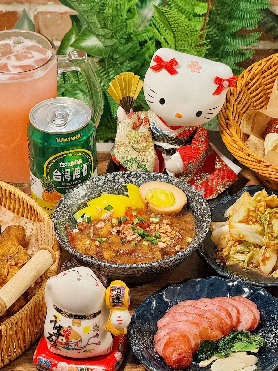新しい、素朴な台湾のスナックバー。 。 。