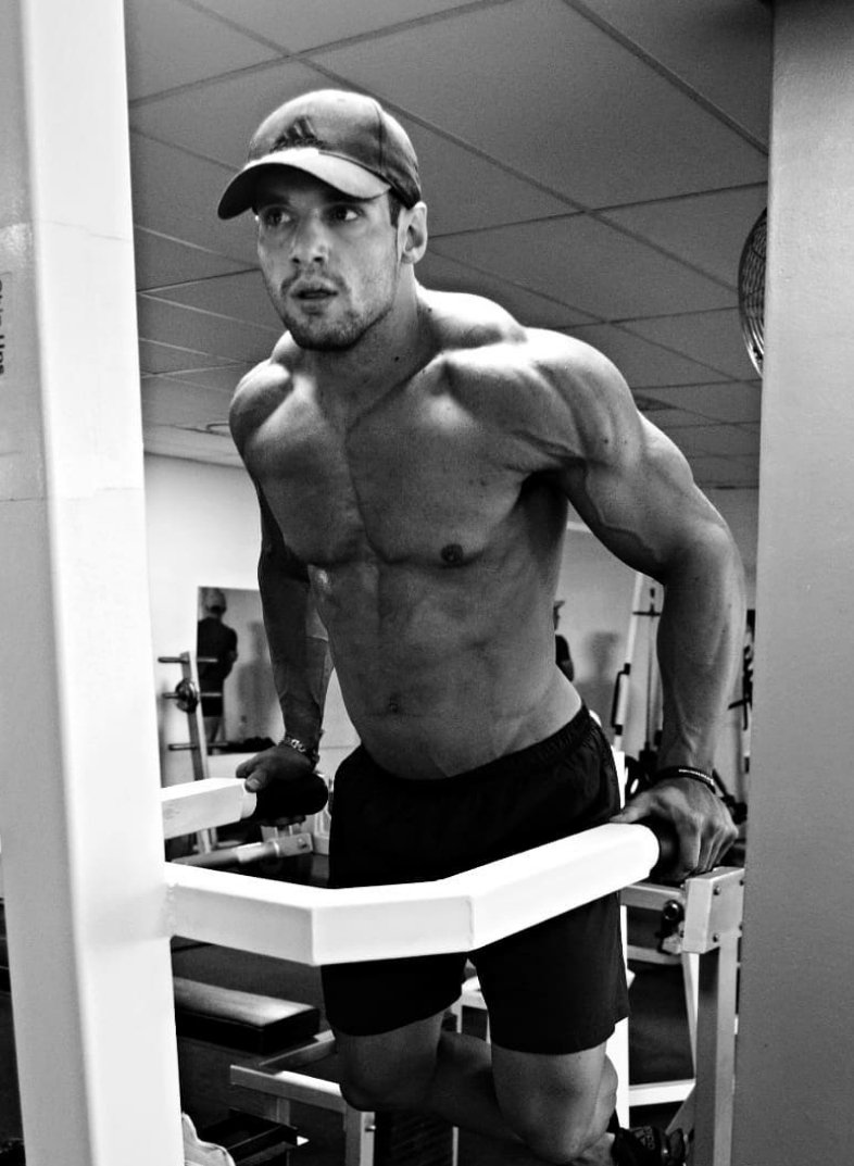 JasonduPreez13's tweet image. Know your WHY!

#KNOWYOURWHY #motivation #determinant #photoshoot #photography #gymshoot