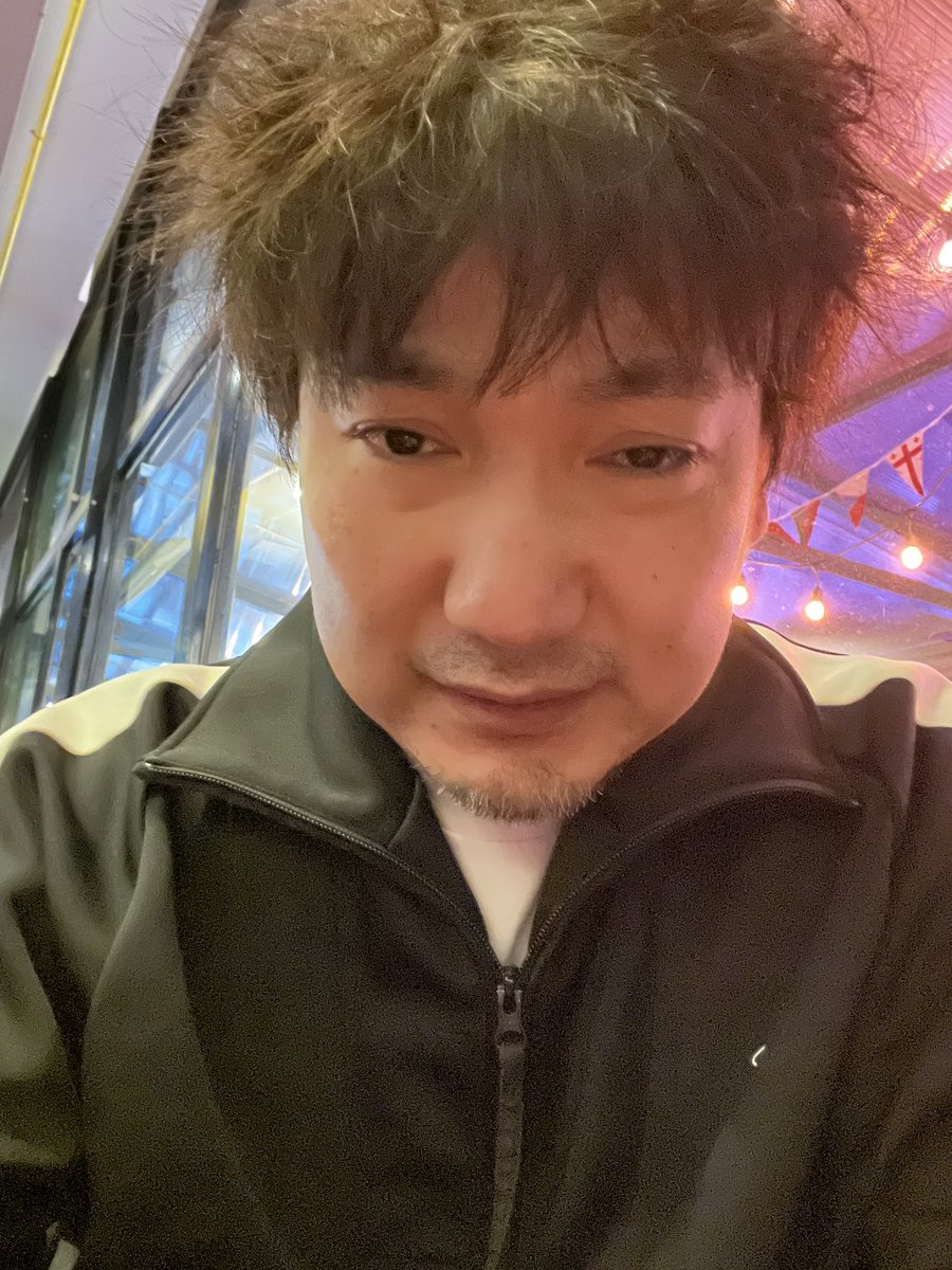 Kizmmit tweet media