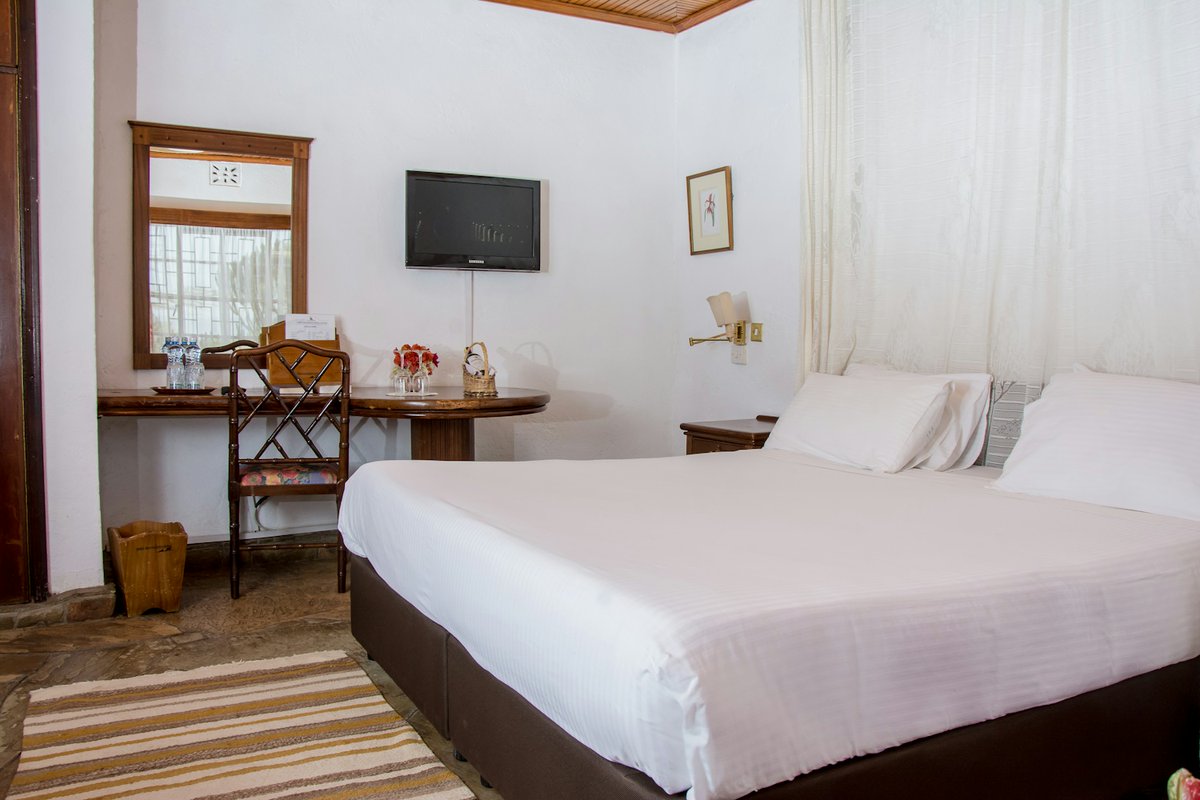 Don’t miss out on the ultimate getaway! Experience the tranquility and luxury of our spacious Standard Room at Lake Elementaita Lodge. With stunning views and all the comforts you need, your perfect escape awaits. Book now and make unforgettable memories
#FOMO