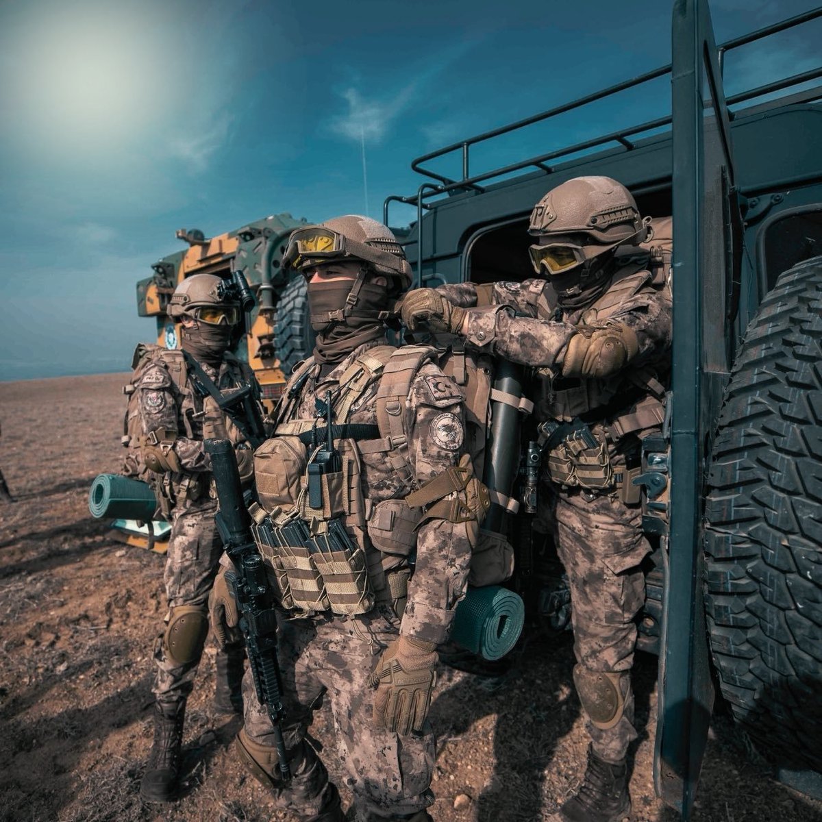 bpthaber's tweet image. Özel Harekat Başkanlığı: &quot;Soysuz yaşayan, yurtsuz gömülür.&quot;